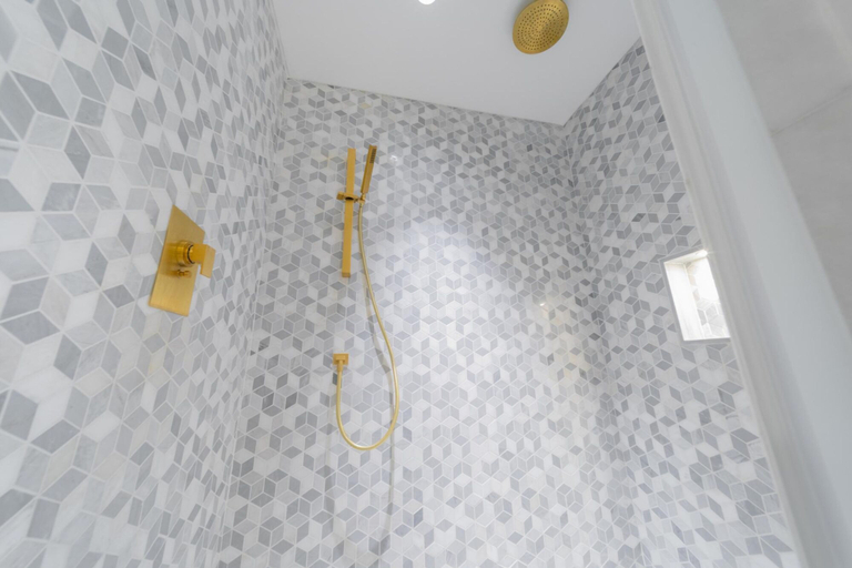 Bathroom 4, DXB - Five - 31302 - PJ, Dubai