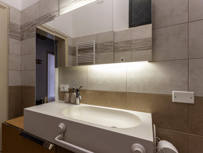 Bathroom 3, CasaLonghi, Mantua
