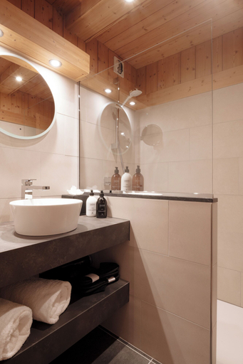 Bathroom 4, La Ferme du Golf, Haute-Savoie
