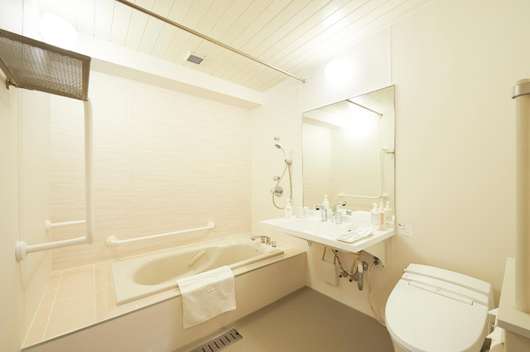 Bathroom 13