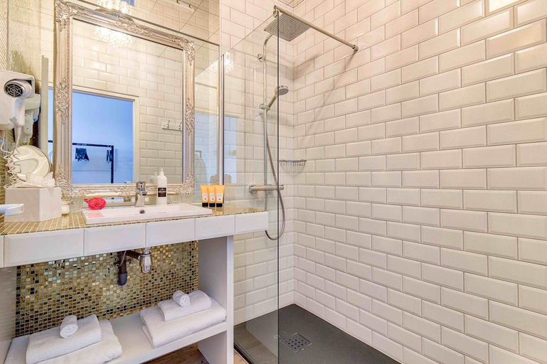 Bathroom 2, Belfry & Spa by Ligne St Barth, Hautes-Pyrénées