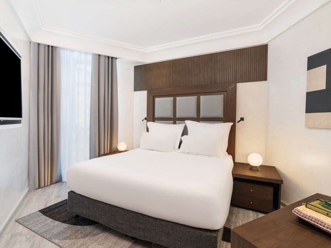 Hotel Pullman ZamZam Makkah Room Type - DELUXE EXECUTIVE SUITE, 1 King Size Bed, 2 Single Size Beds, Haram View Hotel Pullman ZamZam Makkah Room Type - DELUXE EXECUTIVE SUITE, 1 King Size Bed, 2 Single Size Beds, Haram View