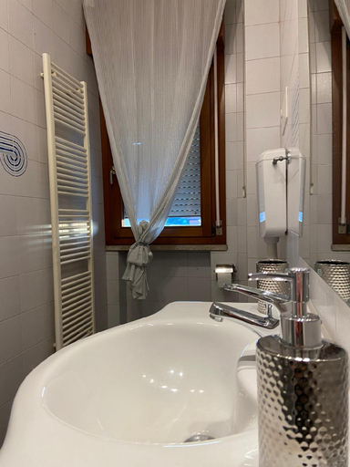 Bathroom 3, LA.MAR Apartment Spinea, Venezia