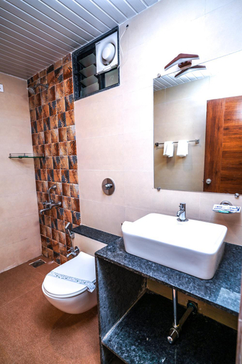 Bathroom 2, Grande Ave Maria Beach Resort, North Goa