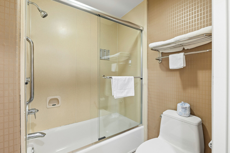 Bathroom 4, Alexis Park Hotel, San Francisco