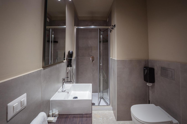 Others 2, Mia Suites Porto, Napoli