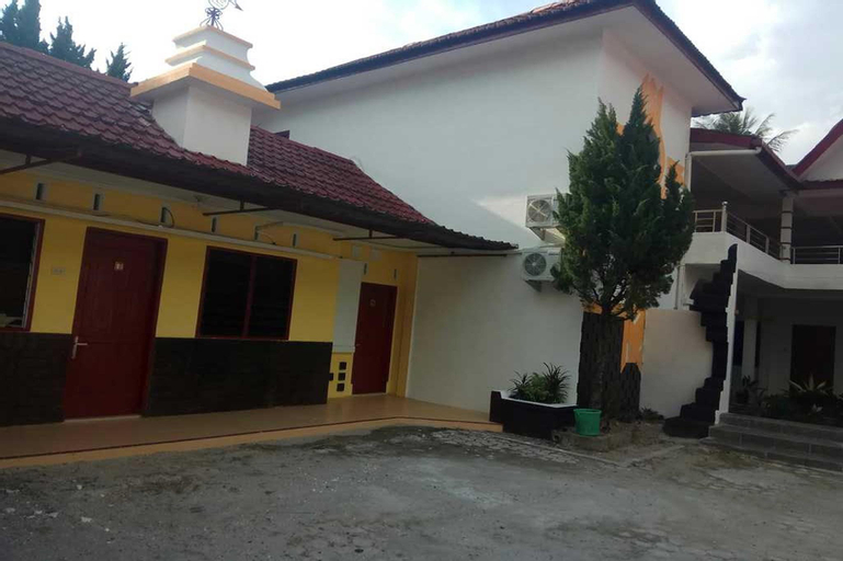 Exterior & Views 28
