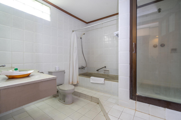 Bathroom 4
