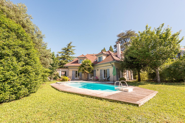 Sport & Beauty 2, A pied au lac - Spacieuse Villa de famille 10pers, Piscine Privative by LLA Selections, Haute-Savoie