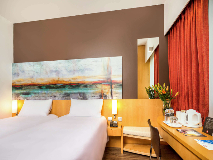 Bedroom 3, ibis One Central, Dubai