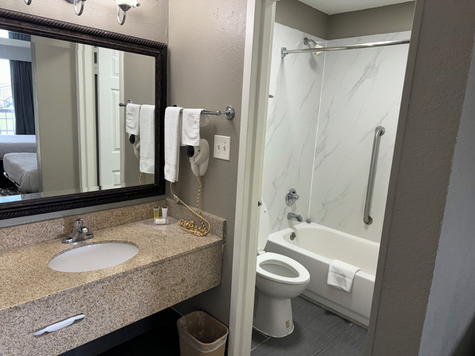 Bathroom, Homegate Inn And Suites Collierville TN, Shelby