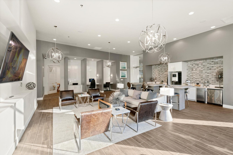 Room 2, Arlington Upscale 2BD 2BA Apartment, Arlington