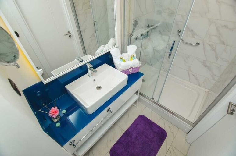 Bathroom, Neros apartments, Batumi