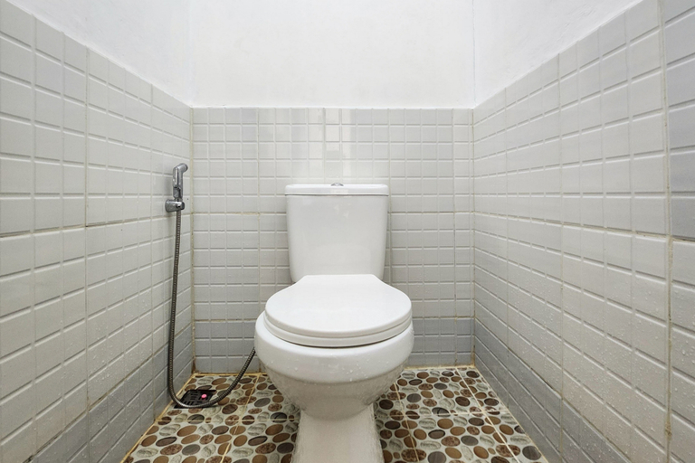 Bathroom 3, Arsya Homestay Mitra RedDoorz, Tanjung Pinang