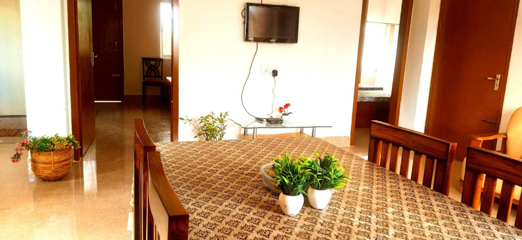 Shared lounge/TV area