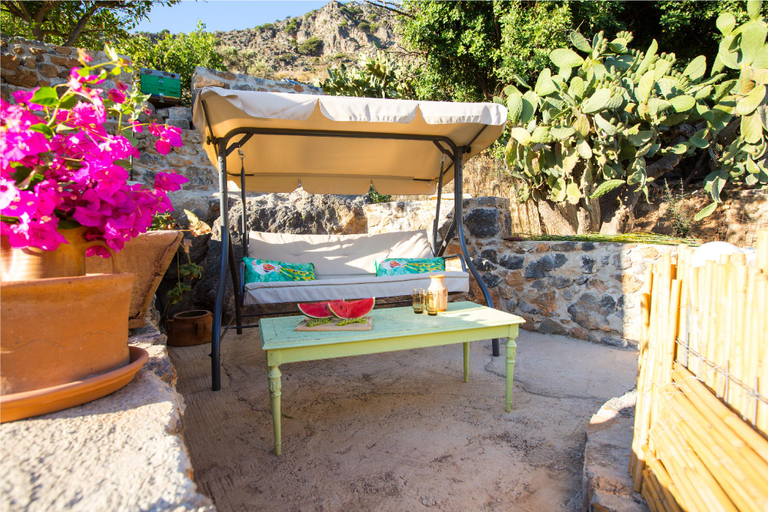Others 3, Home Aurora, Crete