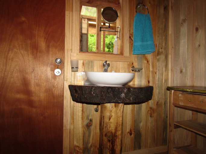 Bathroom 1, Refugio Montana Kultrun Mawida, Mini-Cabana con bano y cocina privada WIFI, Cautín