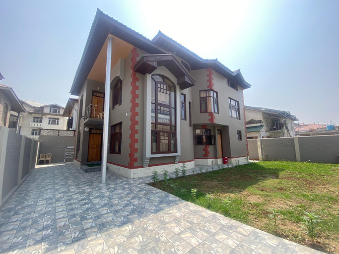 Others 3, The Penthouse Apartment, Srinagar