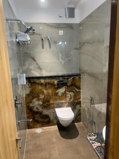 Bathroom 3, Hotel Utsav Grand, Varanasi