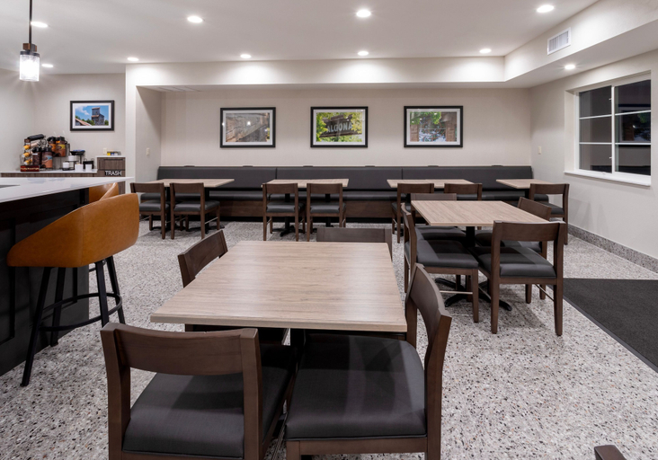 Food & Drinks 5, GrandStay Hotel & Suites, Polk