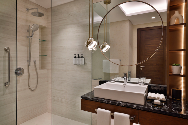 Bathroom 16