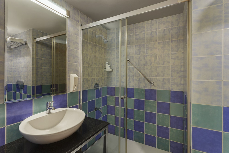 Bathroom 5, Hometel Roorkee, Hardwar