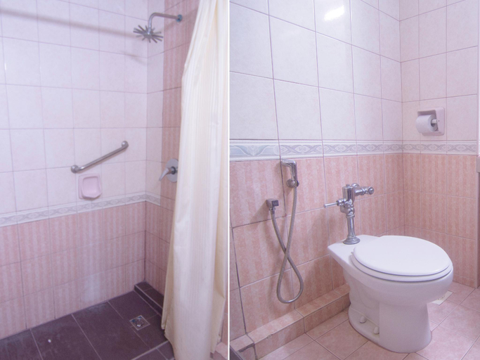 Bathroom 4, Hotel O Hua Kuok Inn, Kuching