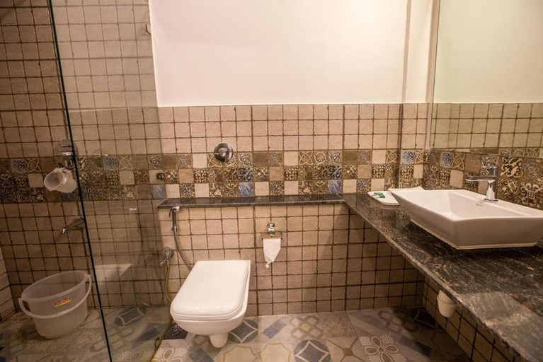 Bathroom 7