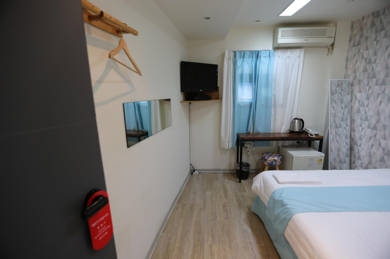 Bedroom 14