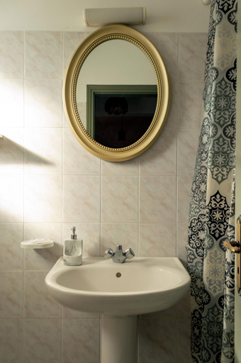 Room 2, Lefteris APT Near Ialysos Beach, South Aegean