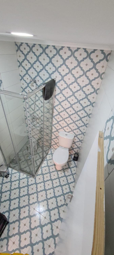 Shower 4, Largo d Vizinha Bia, Elvas