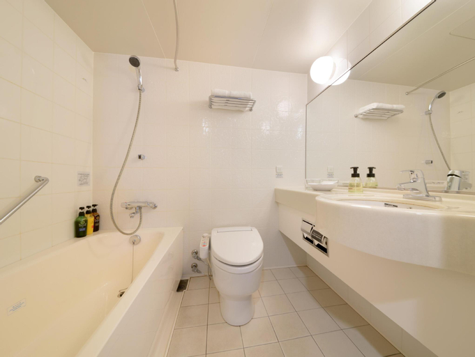 Bathroom 13