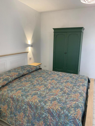 Others 5, LA CASA DI PIETRA, Latina