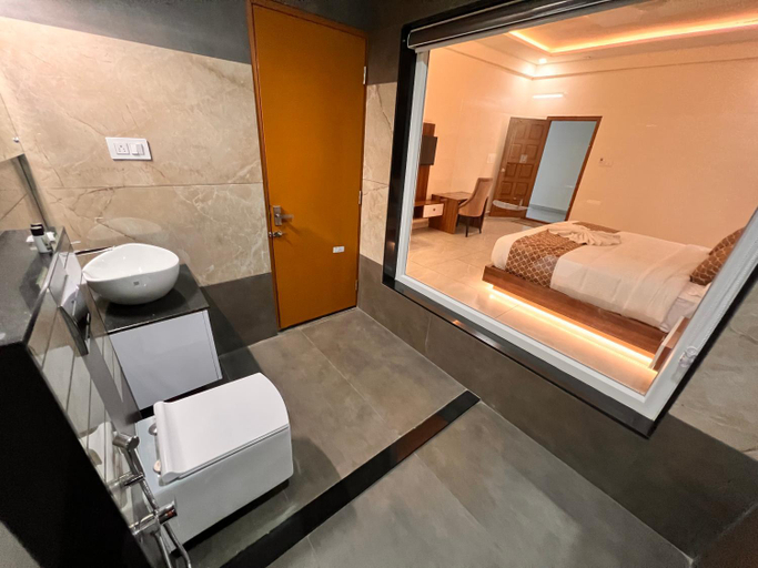 Bathroom, Blue Peaks Holiday Home Munnar, Idukki