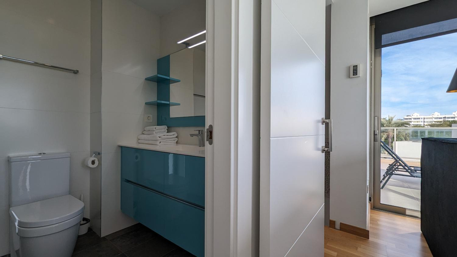 Bathroom 4, PARADISE beachfront luxury villa, Alicante