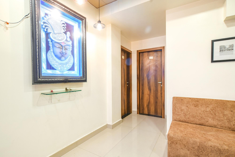 Public Area 2, FabHotel The King Palace, Indore