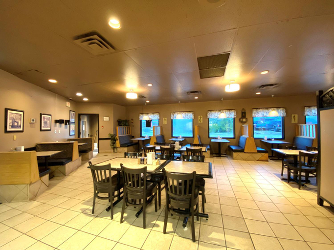 Food & Drinks 5, Beaverlodge Motor Inn, Division No. 19