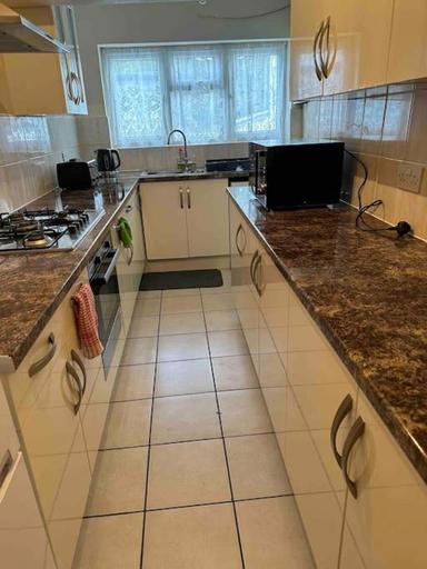 Others 4, Gorgeous 5 bedroom house, London