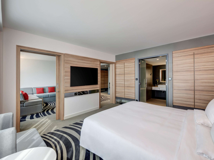 EXECUTIVE SUITE LAGOON VIEW