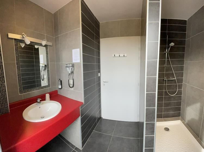 Bathroom 4, Hotel Mendy, Pyrénées-Atlantiques