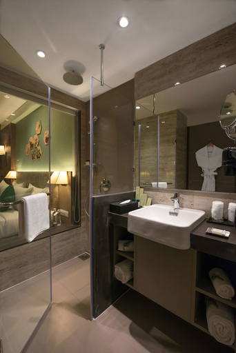 Bathroom 3, The Fern An Ecotel Hotel Vadodara, Vadodara