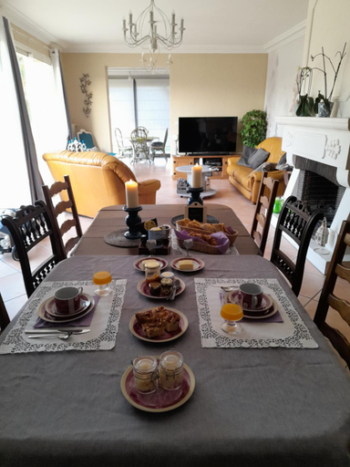 Others 4, Chez Sally et Mario, Sarthe