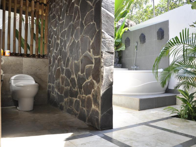 Bathroom 17