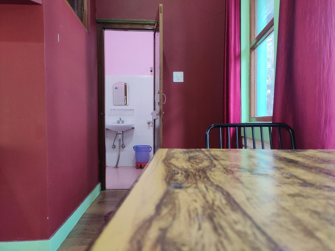 Bathroom 2, Shree Guest House, Kangra