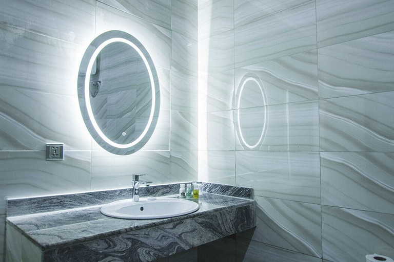 Bathroom 2, C to C Luxury Hotel and Suites, Enugu North