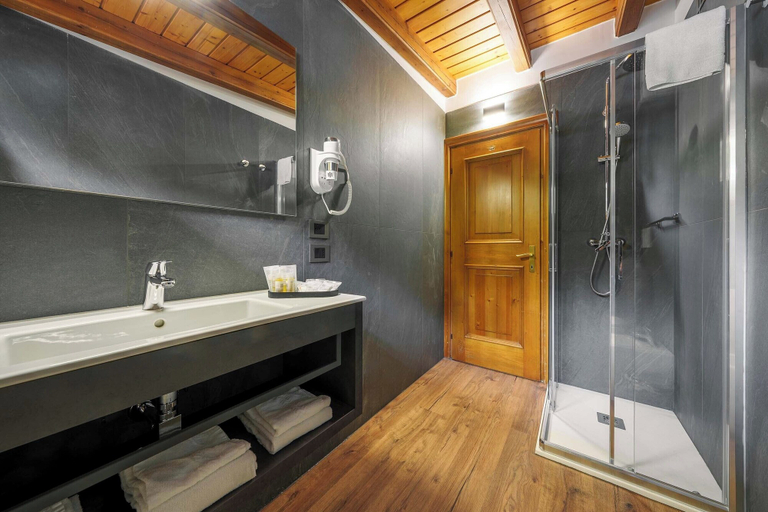 Bathroom 4, Nord Hotel, Belluno