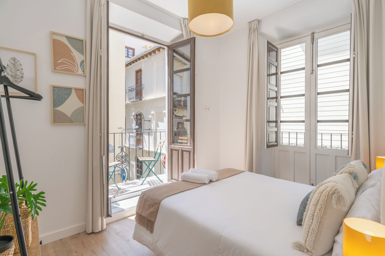 Bedroom 3, Apartamentos Luna Suites Palacio Dorita, Granada