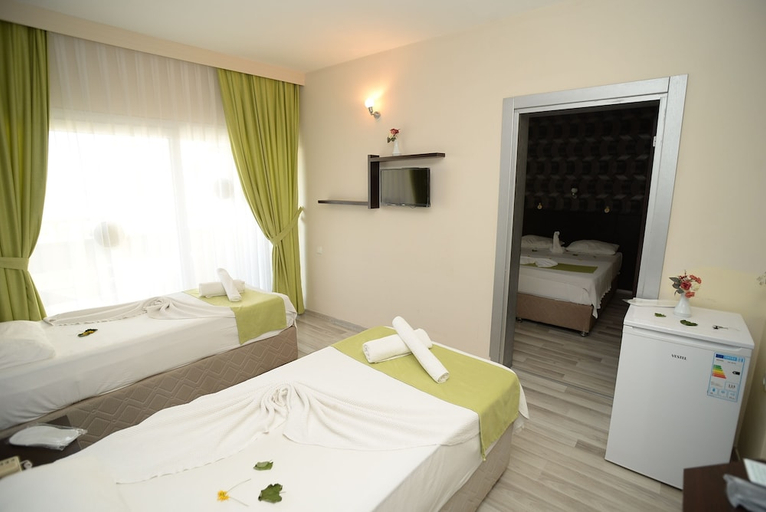 Bedroom 4, Green Gold Hotel, Kuşadası