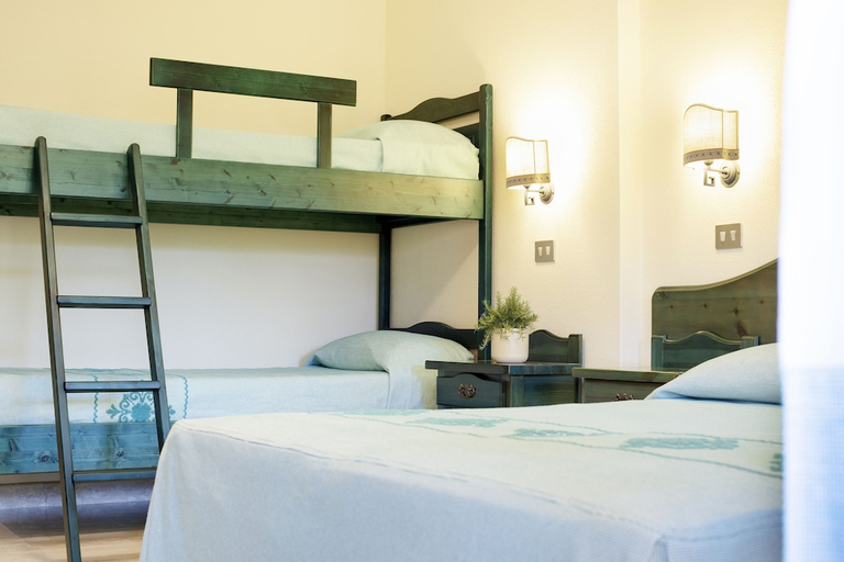 Bedroom 3, Club Hotel Torre Moresca, Nuoro