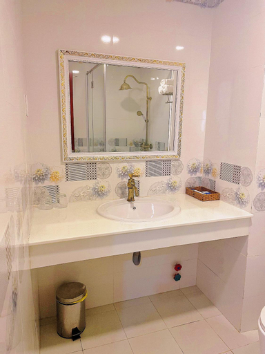 Bathroom 8